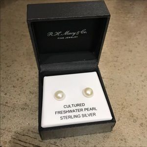 New in box pearl earrings